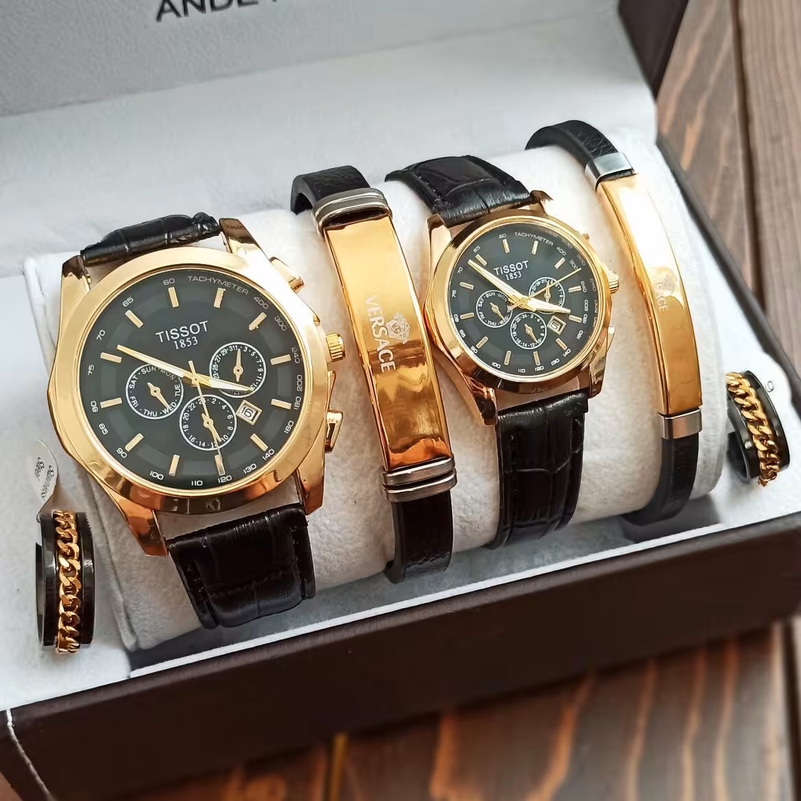 ست زنانه مردانه ساعت مچی به همراه دوعدد دستبند ورساچ و حلقه 