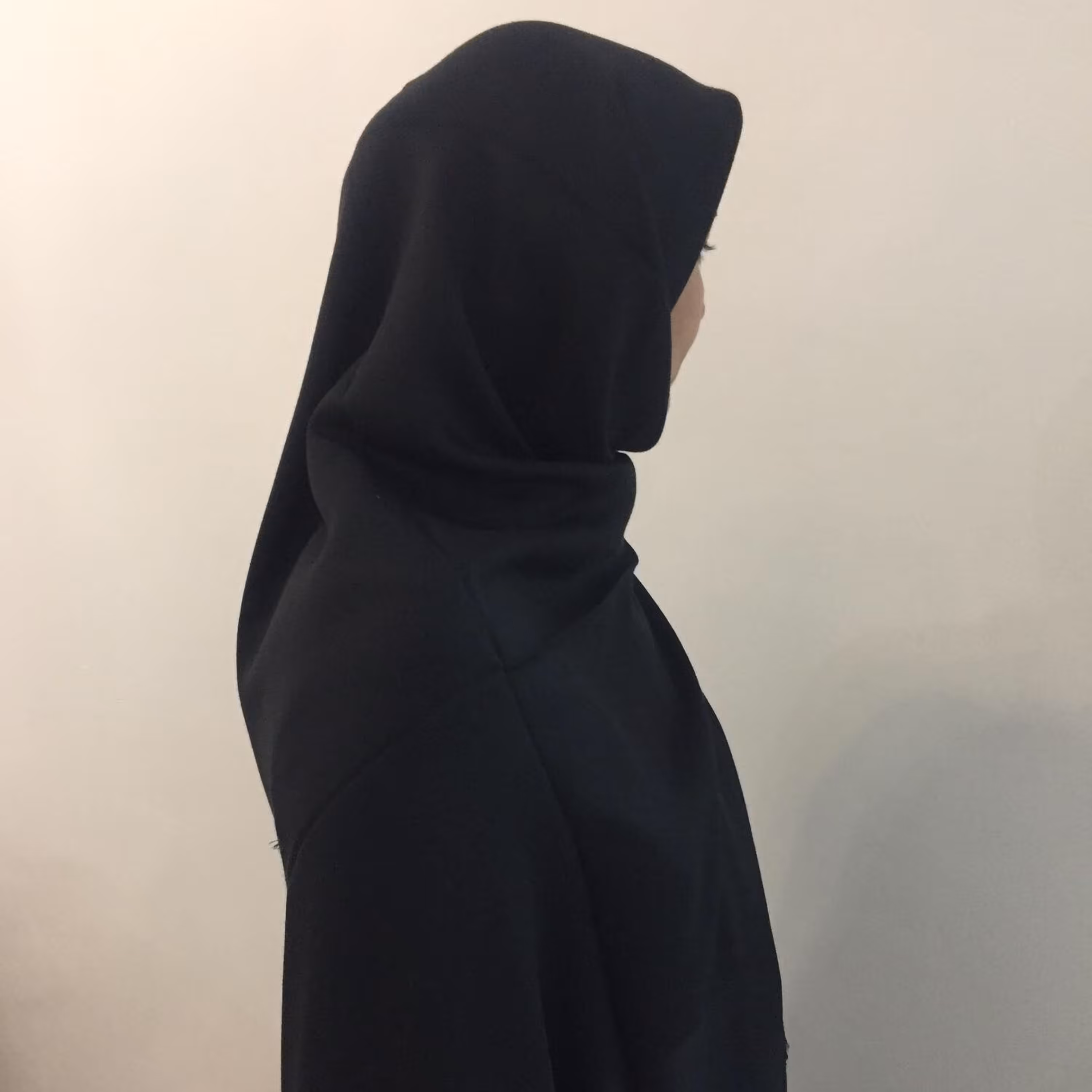 روسری نخی مشکی براق ساده قواره دار (قواره140 ) 