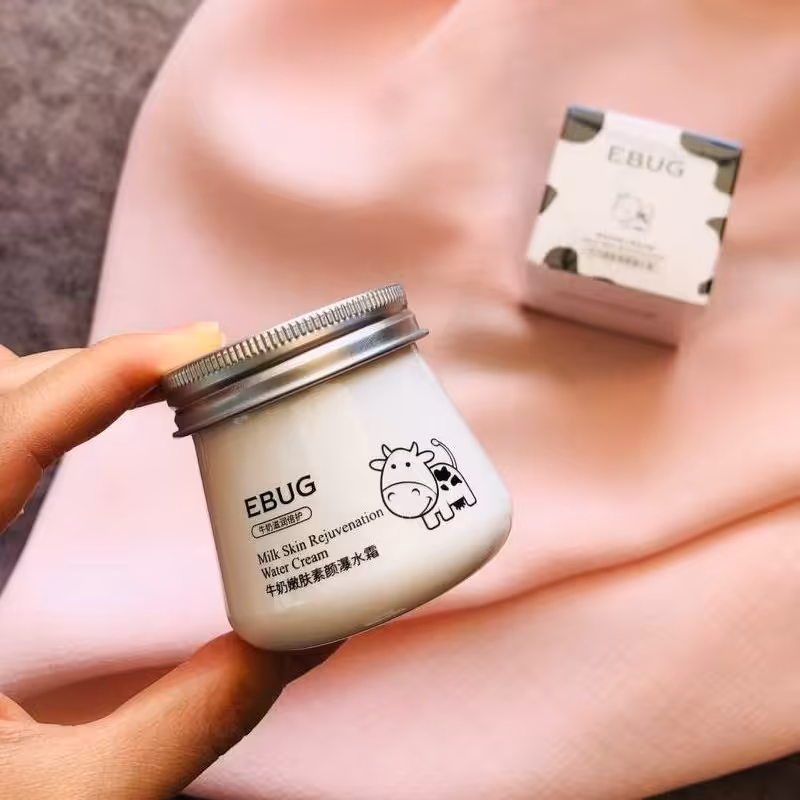 کرم مرطوب کننده و آبرسان شیرگاو EBUG