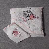 ست دوتکه حوله و لیف گلدوزی مادرکر زرافه و پروانه