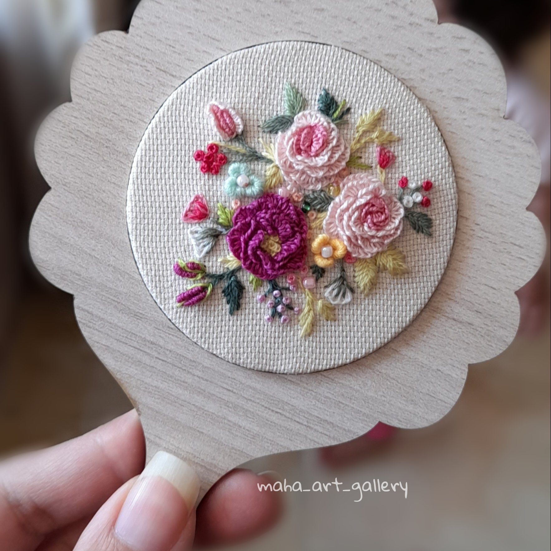 آینه گلدوزی