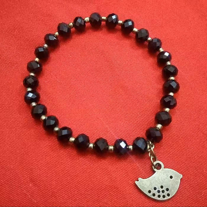 دستبند مشکی مرغ آمین