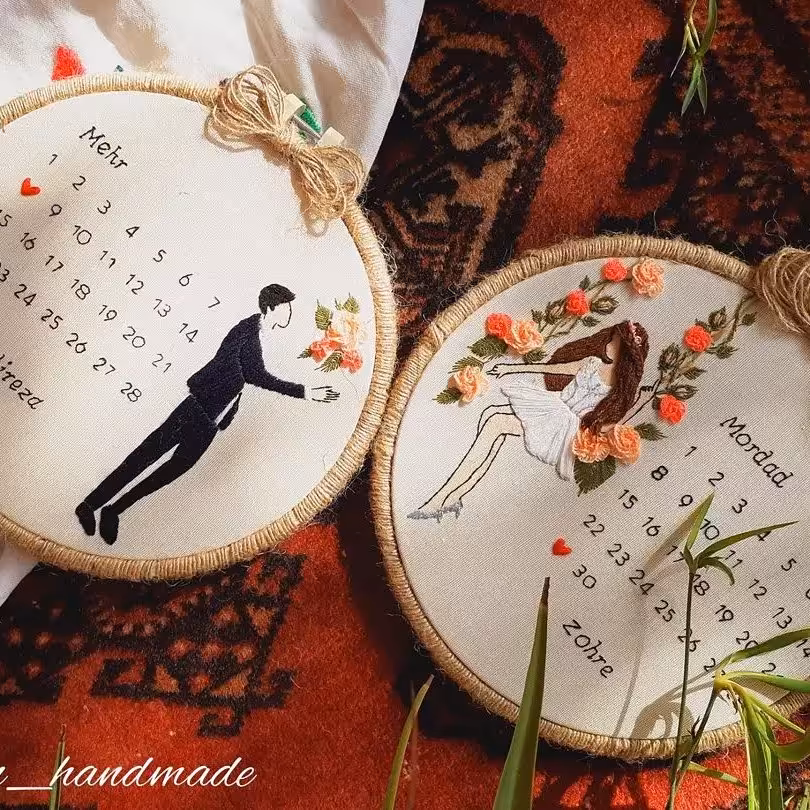 تقویم تولد گلدوزی شده 6