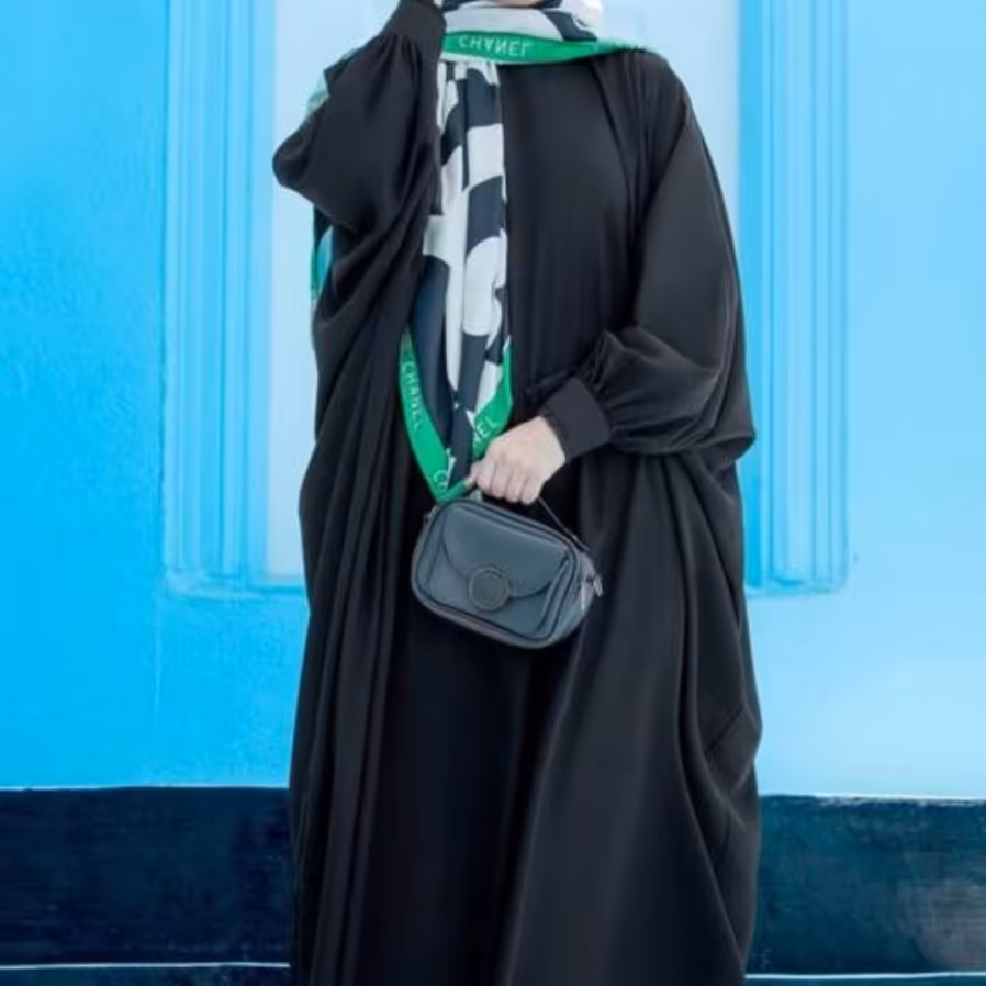 مانتو عبایی کرپ الیزه در رنگ های متنوع مدل اطلسیِ  ماه شو مزون