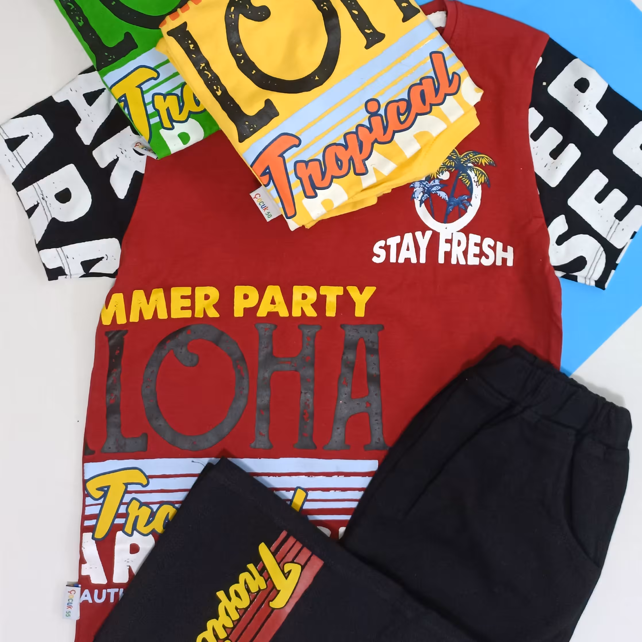 تیشرت و شلوارک پسرانه،
سوپر نخ درجه 1
،سایز 50 
،در رنگ های قرمز،