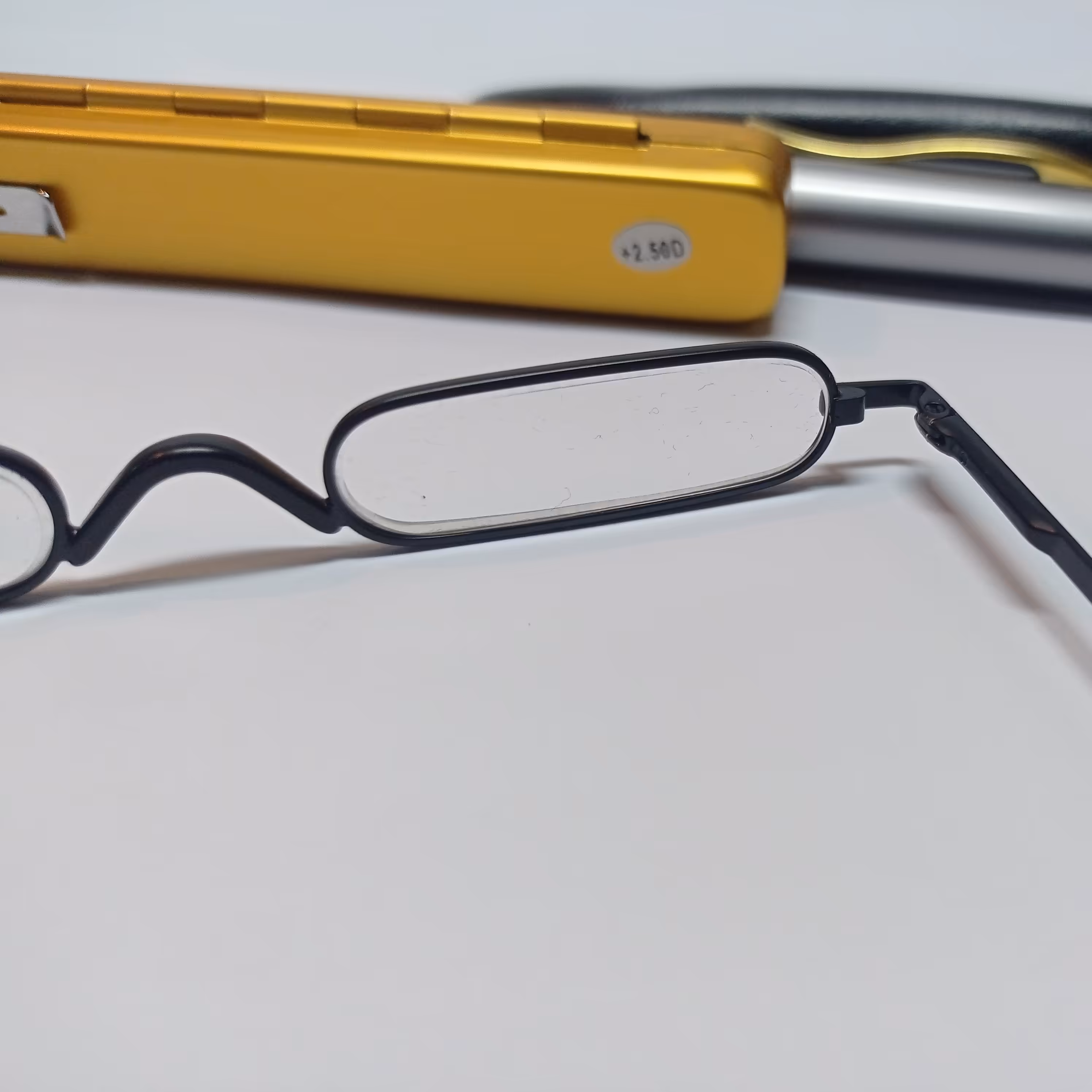 عینک مطالعه خودکار ی کد4