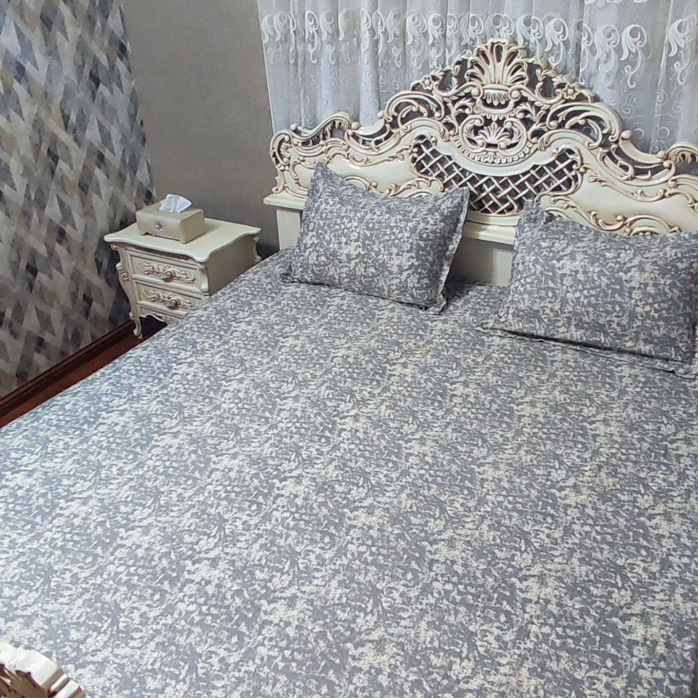 نیم ست ملحفه دورکش طرح پتینه کرم