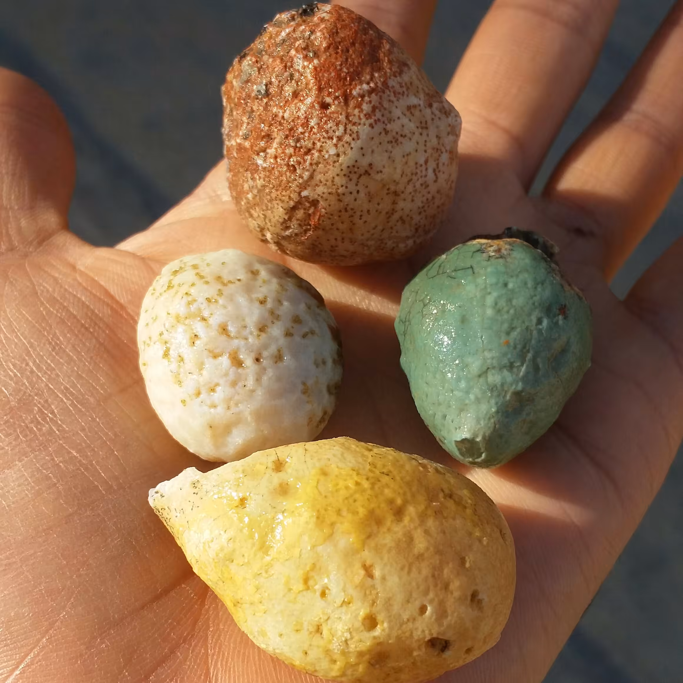 مجموعه چهار عددی سنگ راف خام عقیق برش نخورده محشررر 100 در 100 طبیعی سرشار از خواص شاهکار خلقت
با قابلیت ساخت چند نگین