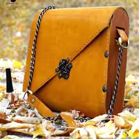 کیف دوشی چرم و چوب دستدوز زنانه اَفروغ