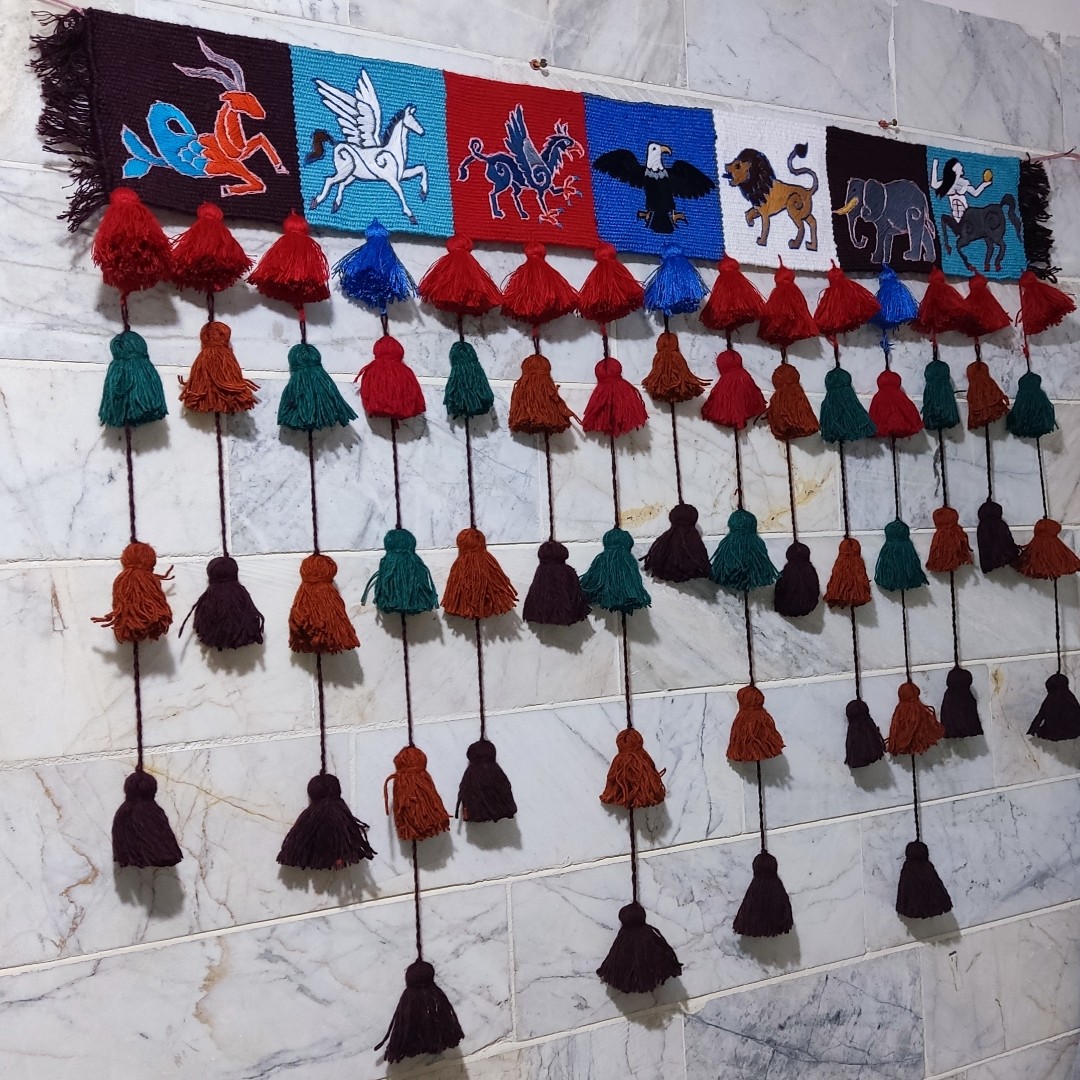 سردری گلیم بافت سنتی طرح افسانه (کتیبه دکوراتیو)پرده سنتی