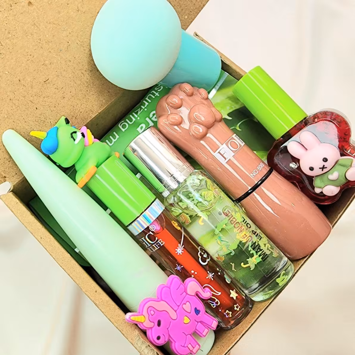 باکس کادویی سبز بالم لب استیکریونیکورن تینت تک شاخ و........ 