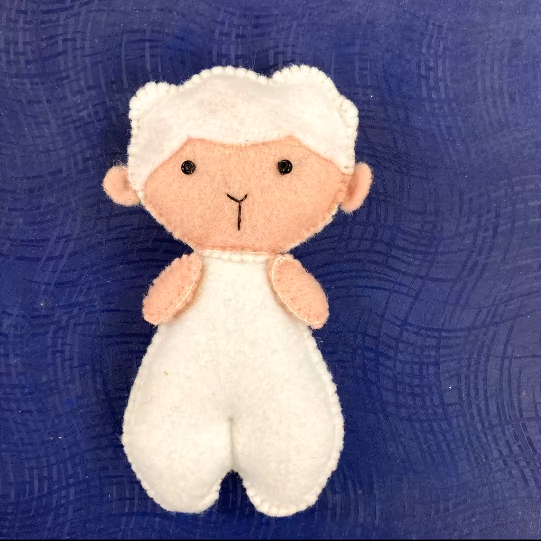 عروسک نمدی دستدوز