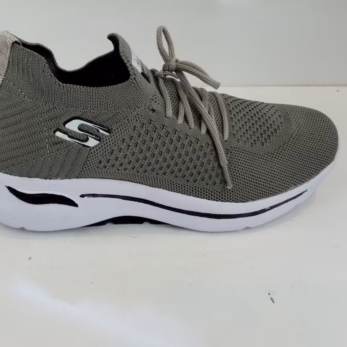 کفش جورابی اسکیچرز