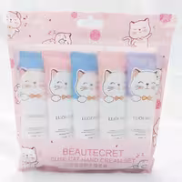 کرم مرطوب کننده و آبرسان luofmiss فانتزی در طرح های زیبا