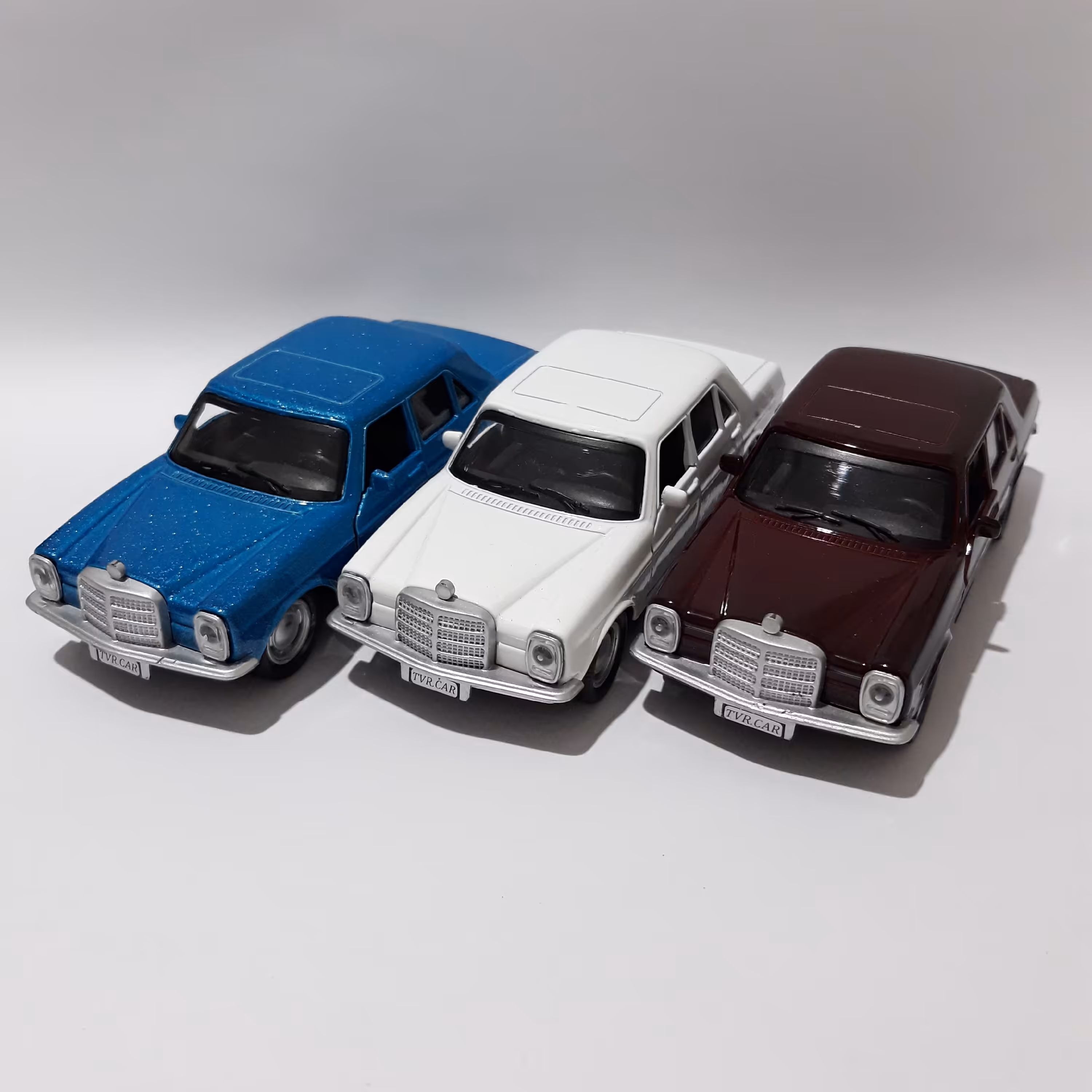 ماشین اسباب بازی بنز قدیمی فلزی