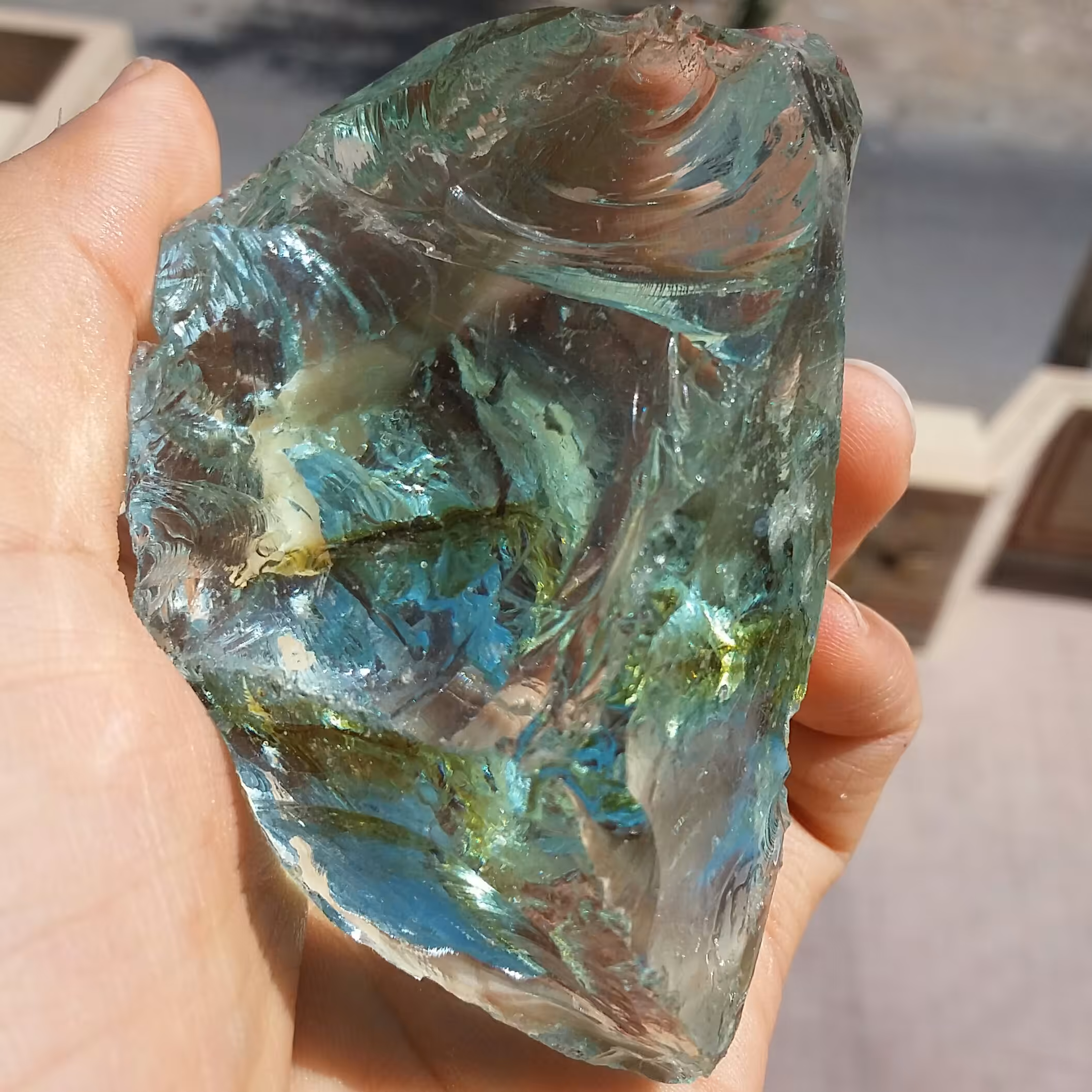 سنگ راف خام غولپیکر آبسیدین سبز آبی اصل محشر 100 در 100 طبیعی شاهکار خلقت
با قابلیت ساخت چندین نگین محشر
تکرار نشدنی