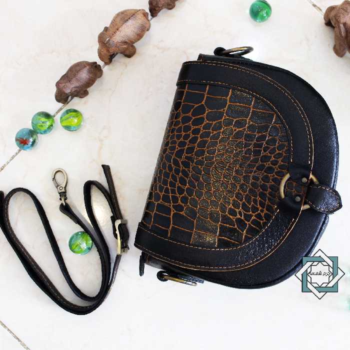 کیف چرم طبیعی  زنانه چرم گاوی مدل 521