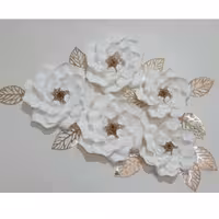 پنج عدد گل مقوایی و ده عدد برگ