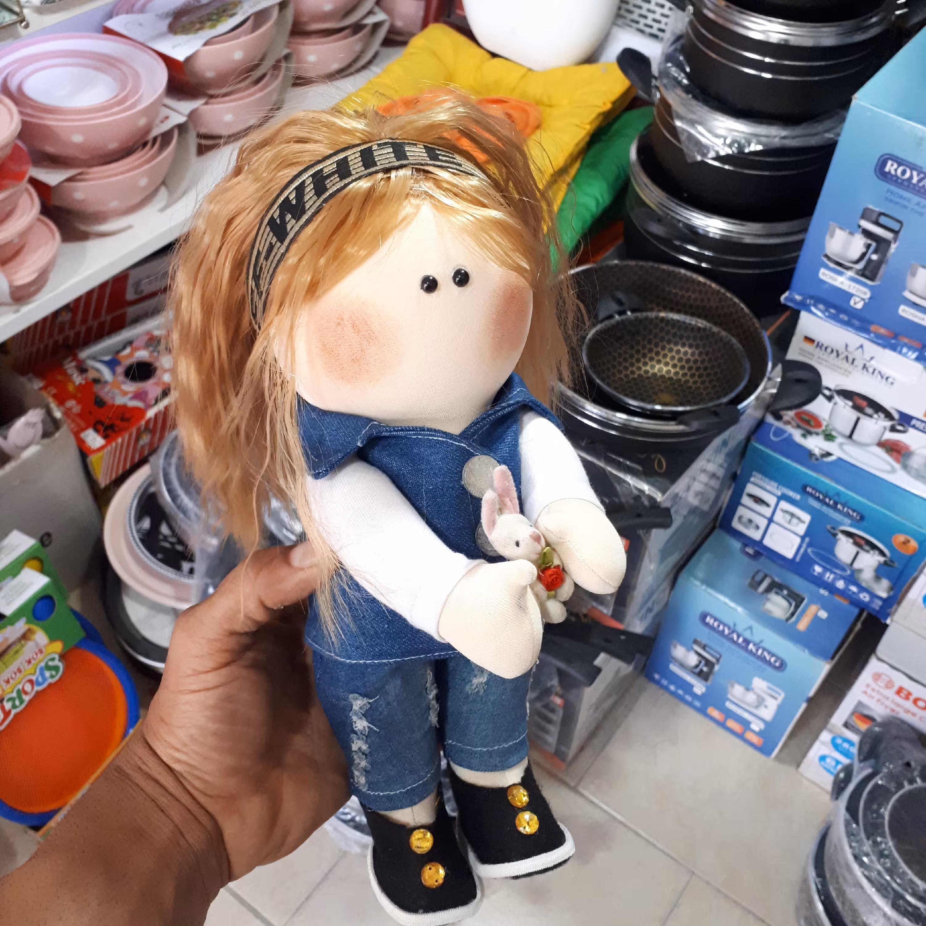 عروسک های روسی 
اندازه 25سانتی متر 
نسبت به نمونه های بازار ،به مراتب دارای کیفیت بالاتر میباشد