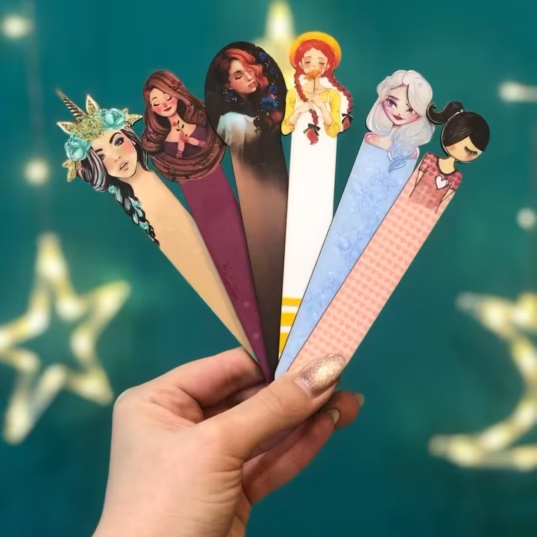 بوکمارک یا نشانگر چوبی کتاب در طرح های فانتزی 