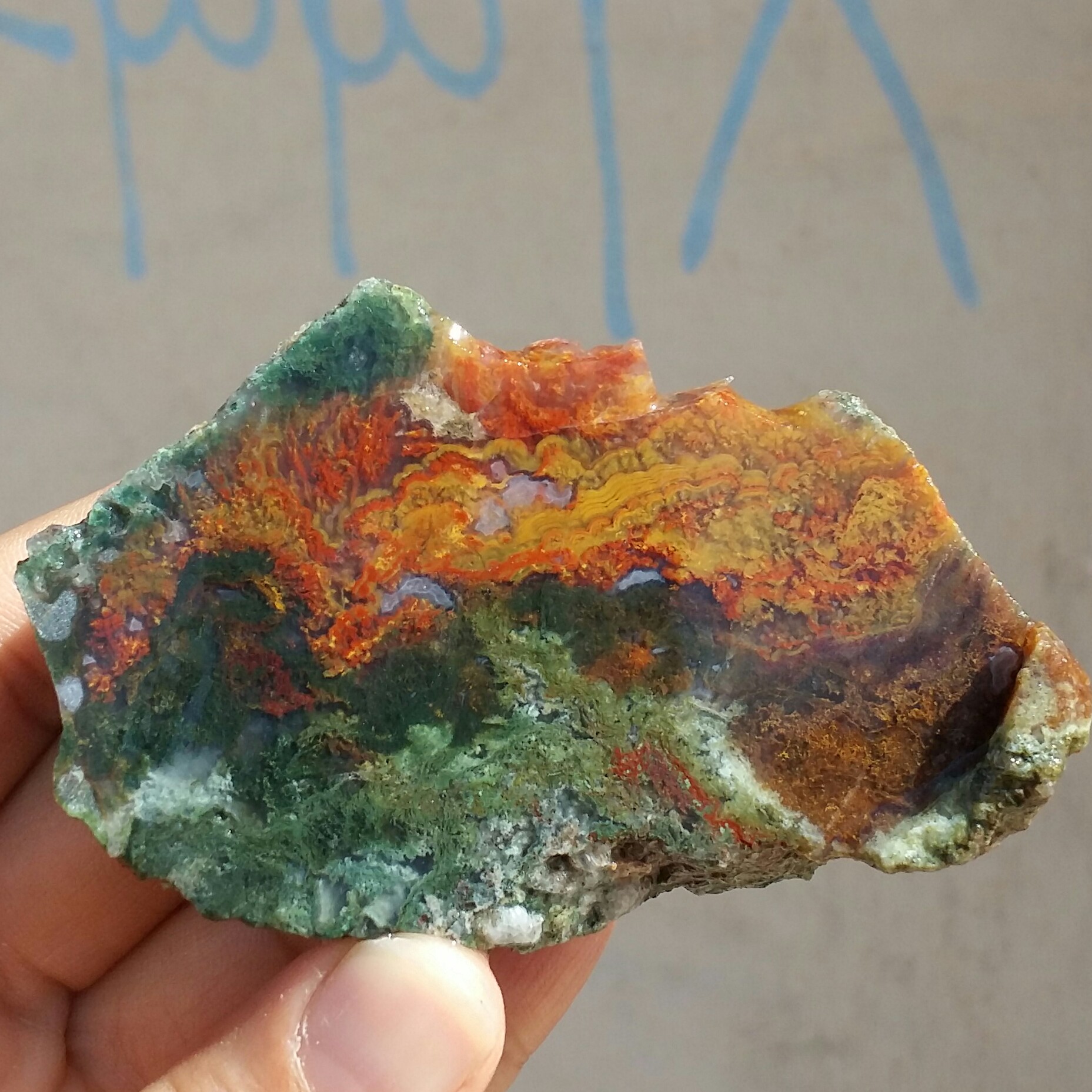 اسلایس سنگ راف عقیق منظره 7 رنگ
 100 در 100 طبیعی شاهکار خلقت
تابلو نقاشی طبیعی
با قابلیت ساخت چند نگین محشر
کد 10533