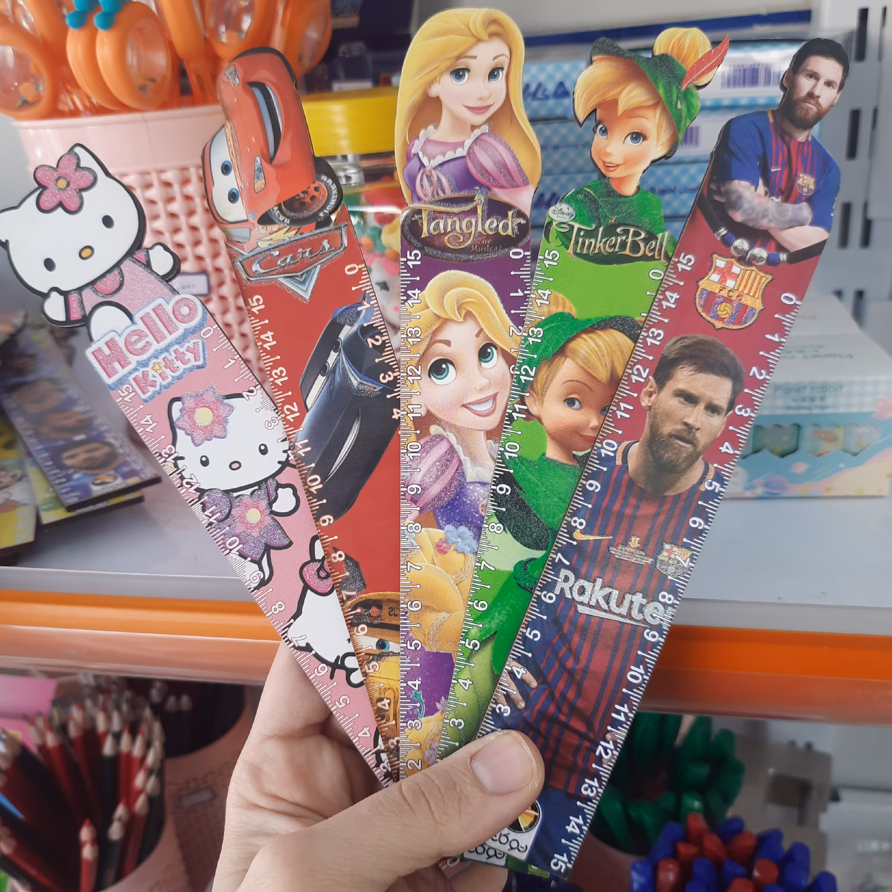 خط کش چوبی 25سانتی دخترونه و پسرونه پشت خط کش دارای جدول ضرب هست