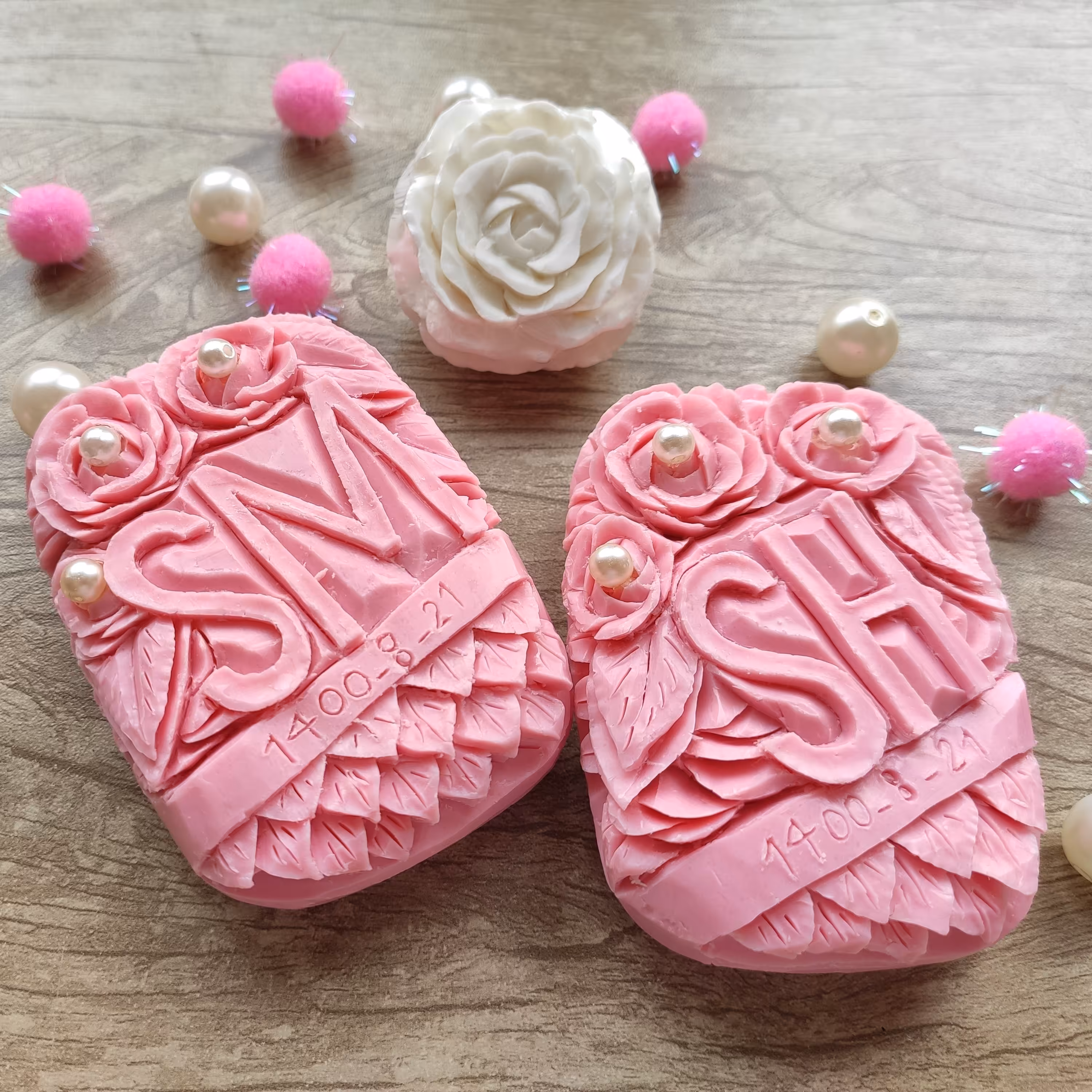 حکاکی صابون،تزیین صابون,حکاکی اسم و نوشته بر روی صابون دو عددی 