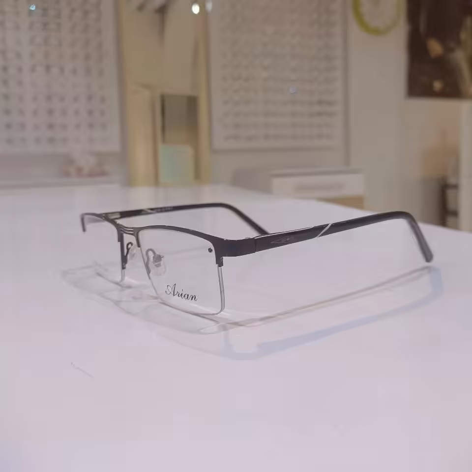 فریم عینک طبی فلزی نیم فریم.