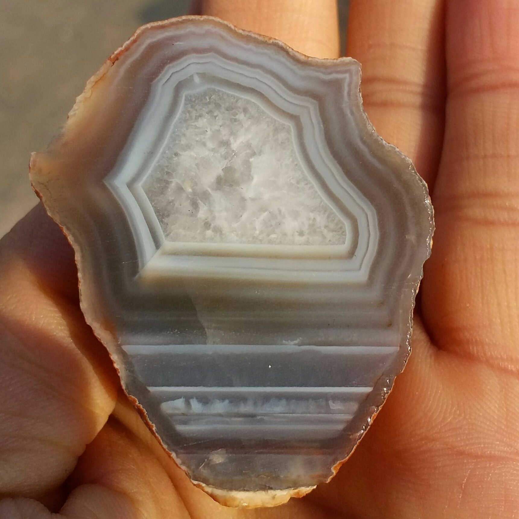 اسلایس سنگ راف عقیق سلیمانی 3بعدی منظم خارق العاده شاهکار خلقت کاملا طبیعی
با قابلیت ساخت چند نگین دیدنی و محشر
کد 8154