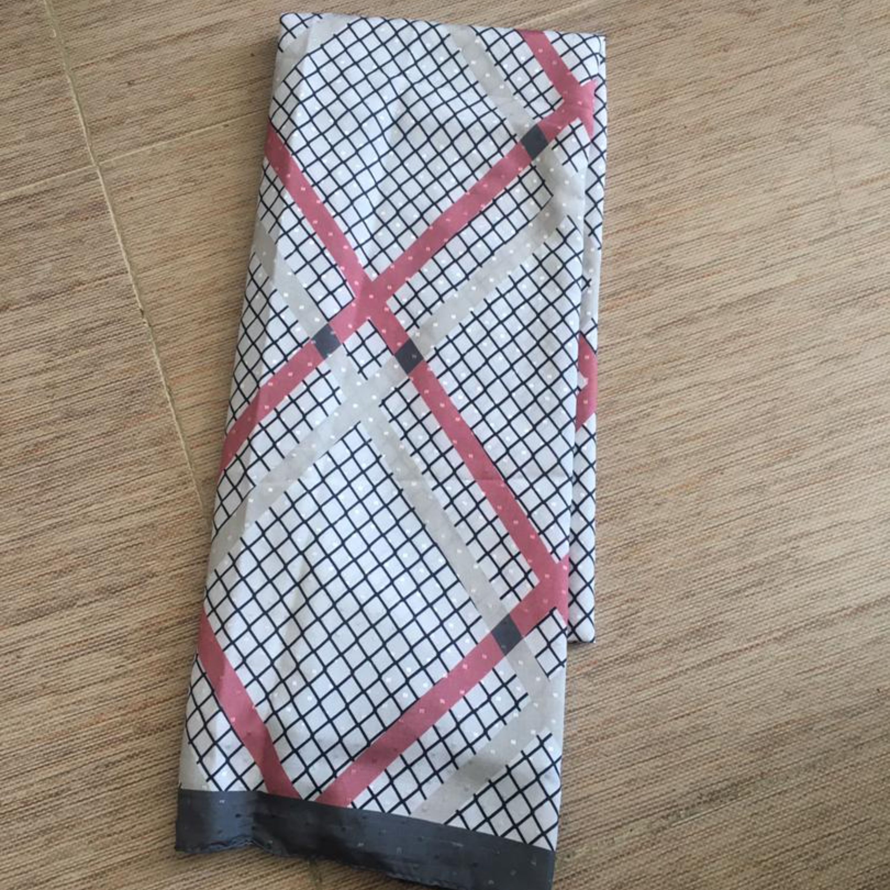 شال زیبا و نخی مناسب برای فصل تابستان با عرض 75 سانت