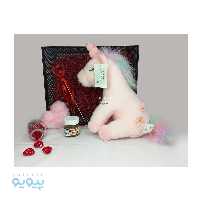 پک کادو ولنتاین با عروسک تک شاخ نشسته