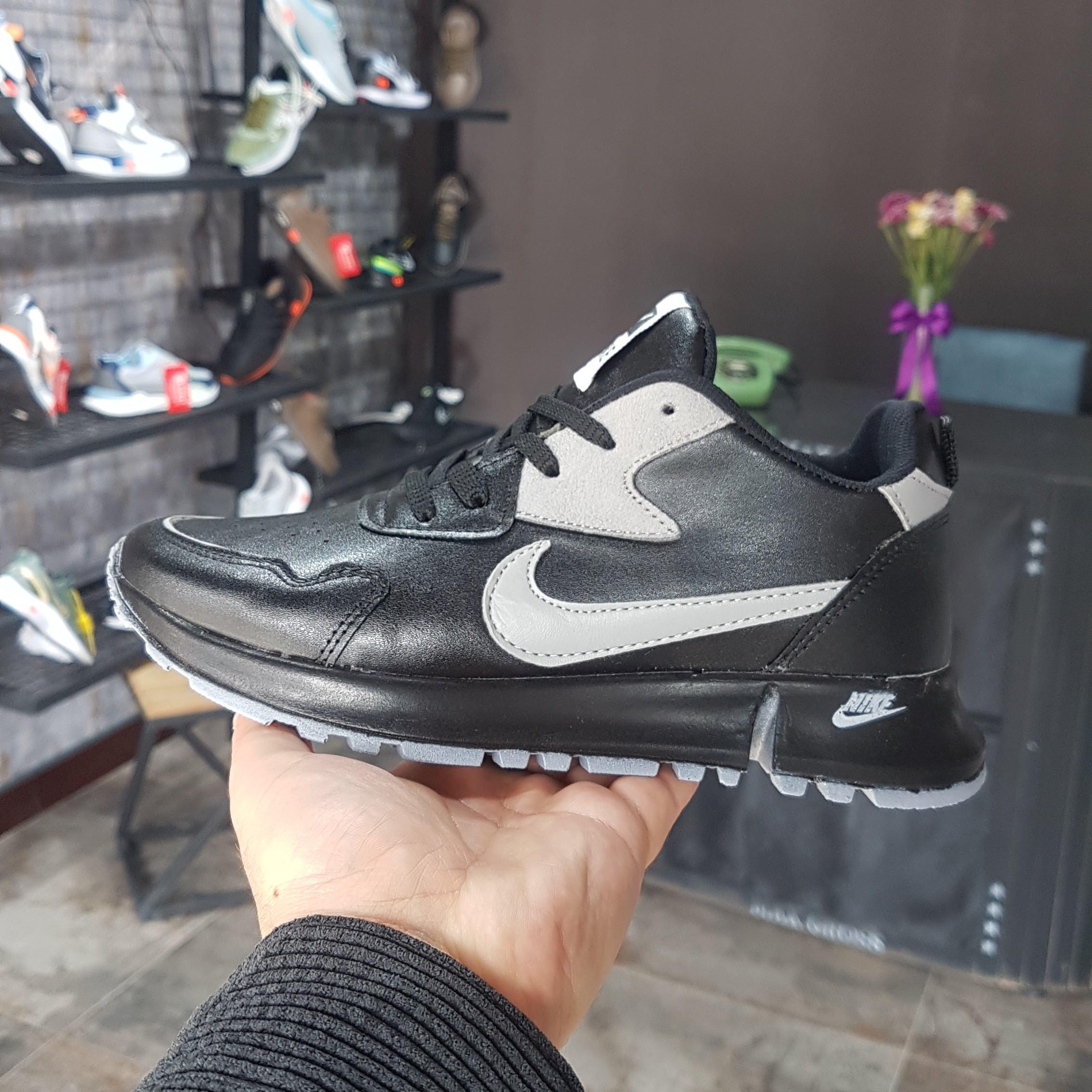 کتونی زنانه نایک  زیبا با کیفیت راحت نرم سبک 