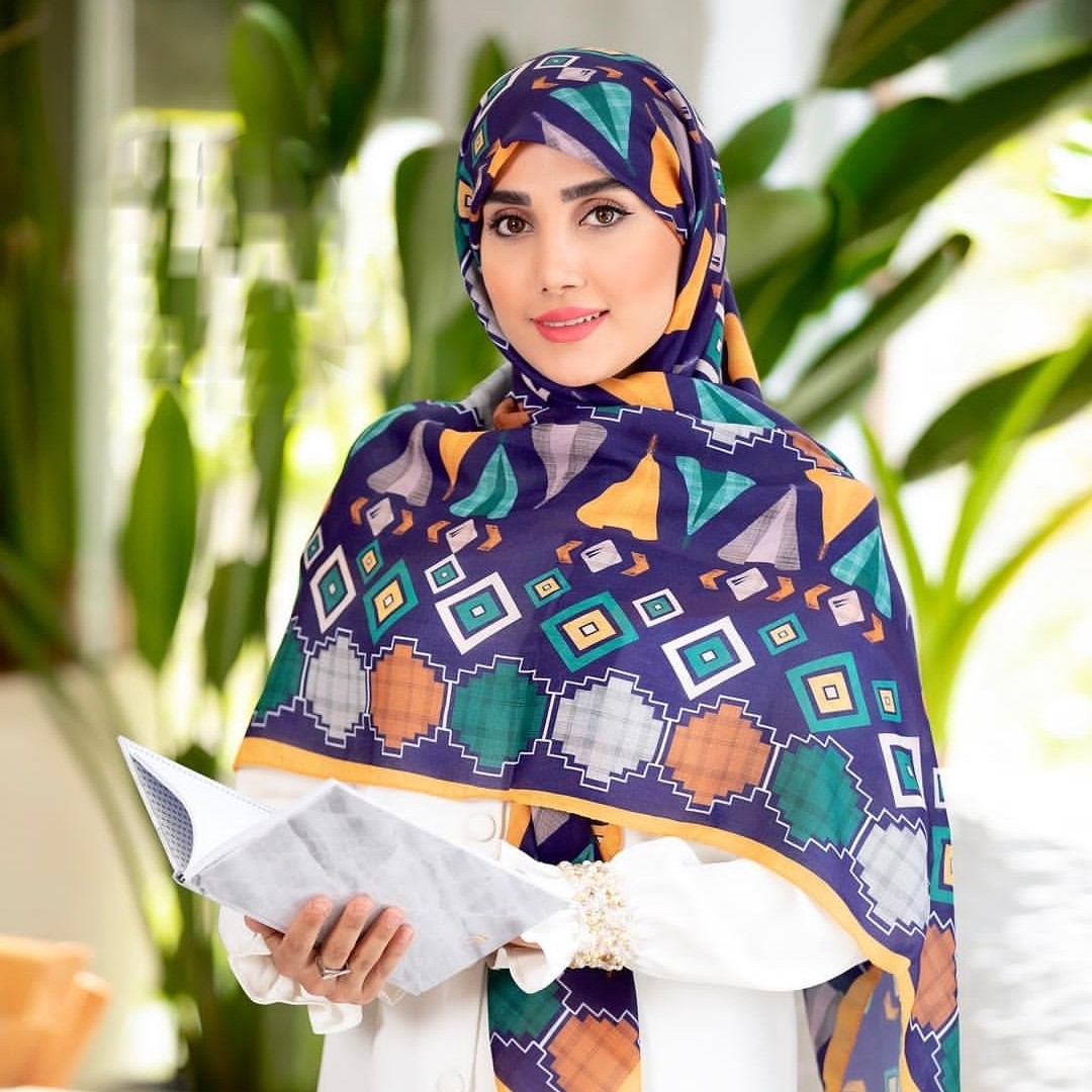 روسری قواره بزرگ طرح هندسی