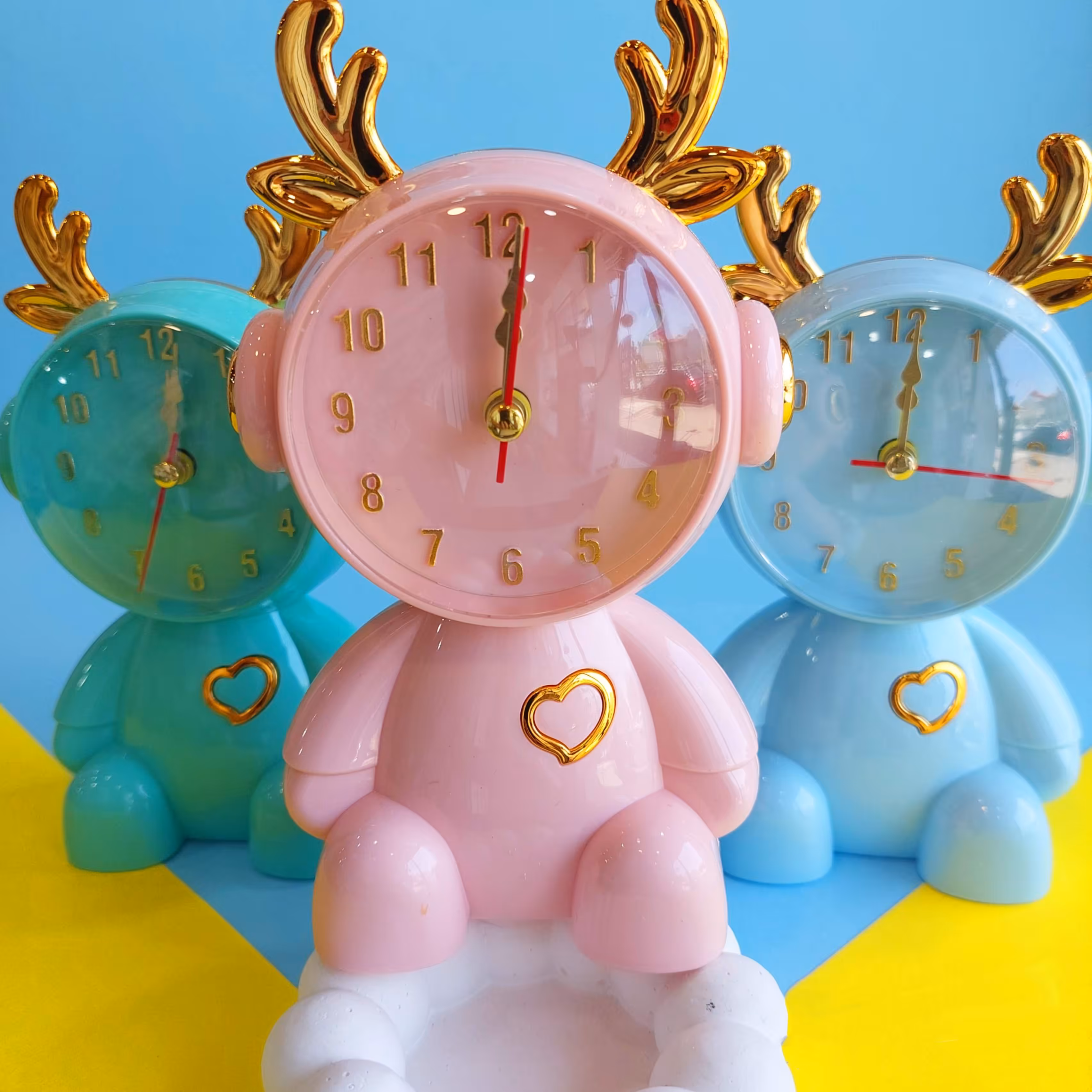 چراغ مطالعه و ساعت طرح گوزن