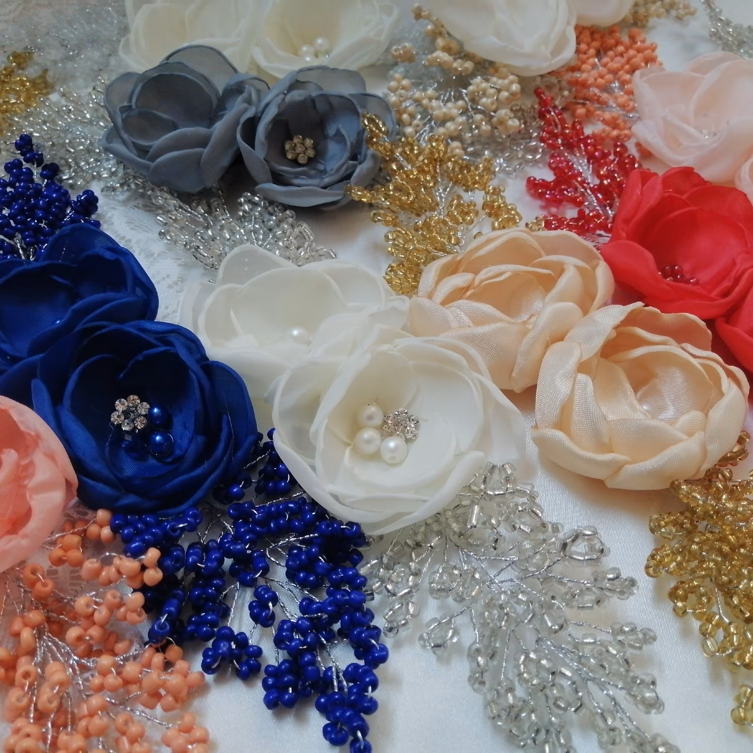 ریسه منجوقی با گل حریر