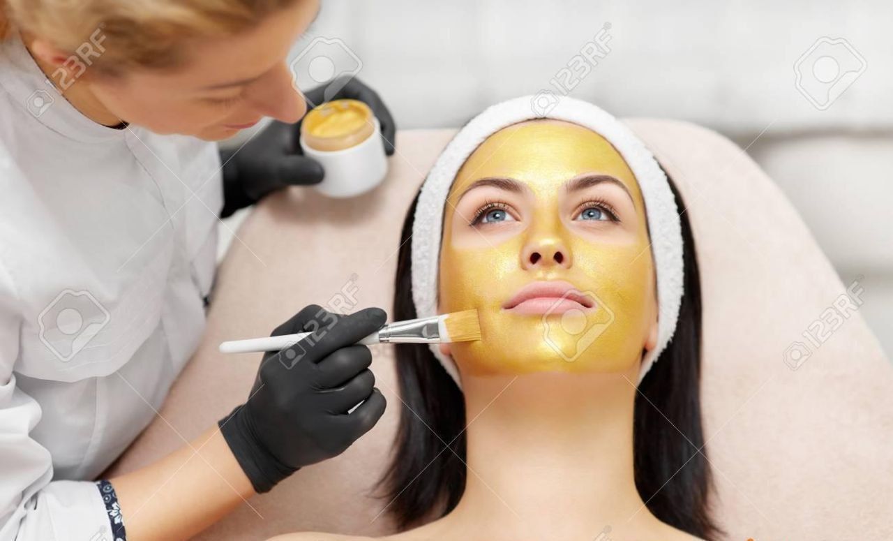 ماسک شب طلا حاوی پودر طلای 24 عیار با تراکم بالا