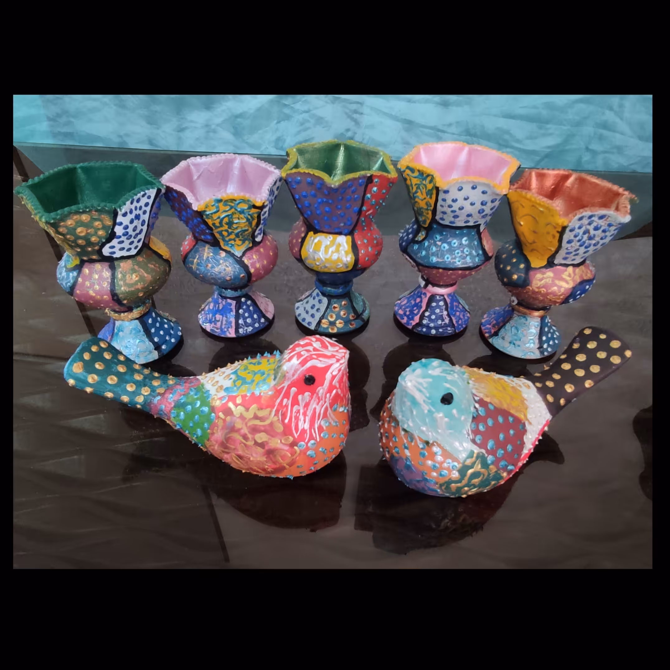 کبوتر یا کریم سفالی مزین با نقطه کوبی و رنگ مرغوب اکرولیک 