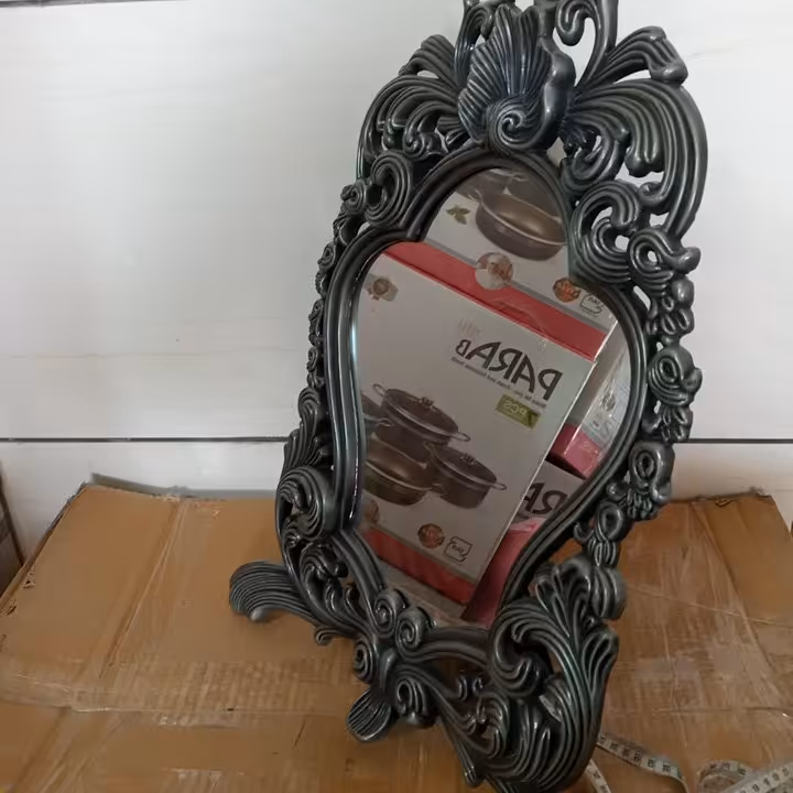 آینه جنس فلز طول 50 سانتی و عرض 35 سانتی 