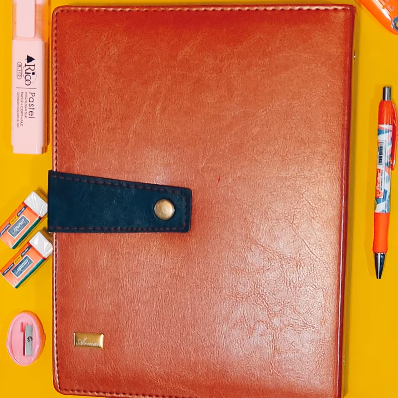 کلاسور چرمی