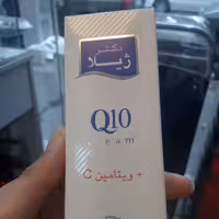 کرم ویتامینه پوست دکتر ژیلا همراه با کیوتن و ویتامین سی جوان کننده و کلاژن ساز و روشن کننده و ضد لک 