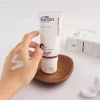کرم دست فاربن مناسب پوست خشک