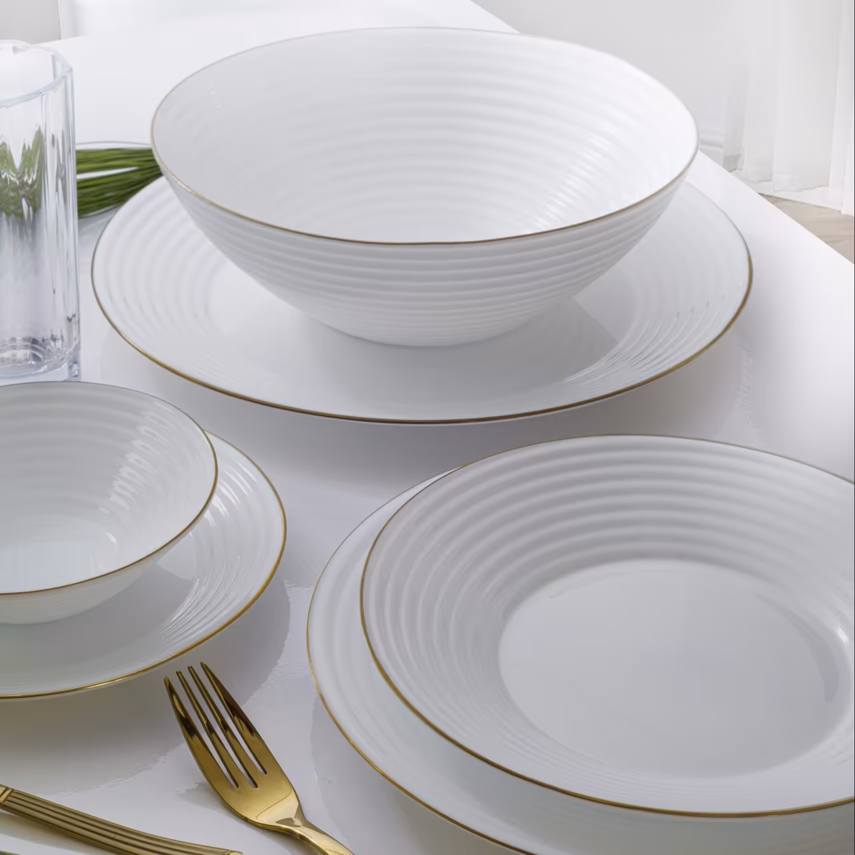 سرویس ارکوپال  26 پارچه سفید لب طلا قالب Harena
