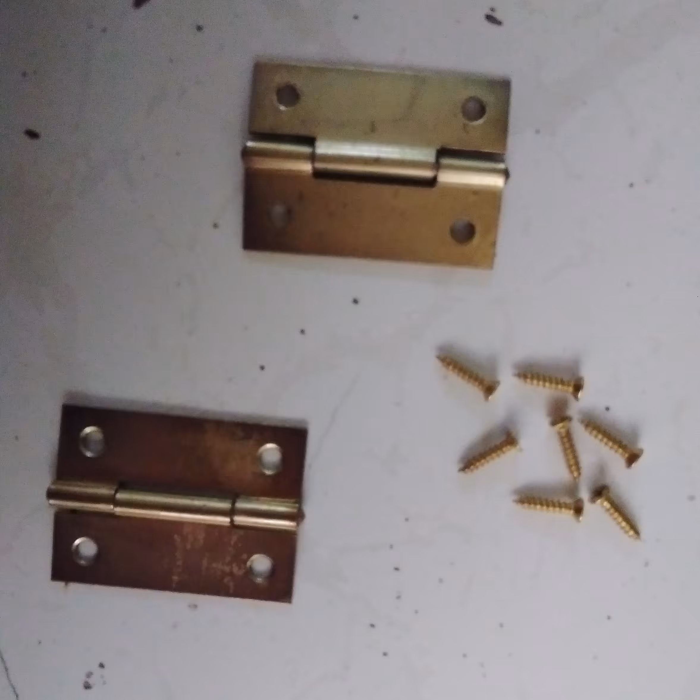 لولا تخت با پیچ