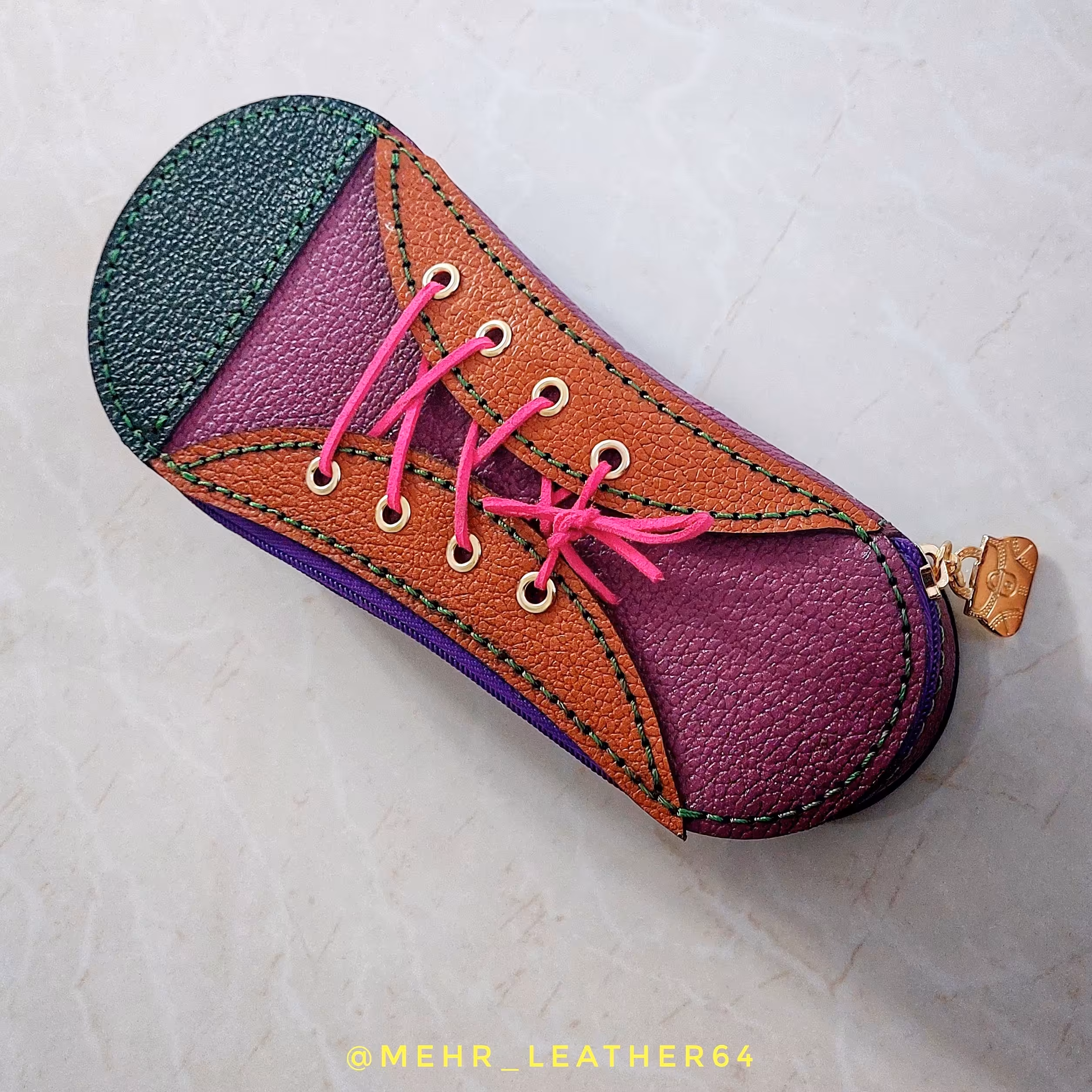 جامدادی طرح کفش