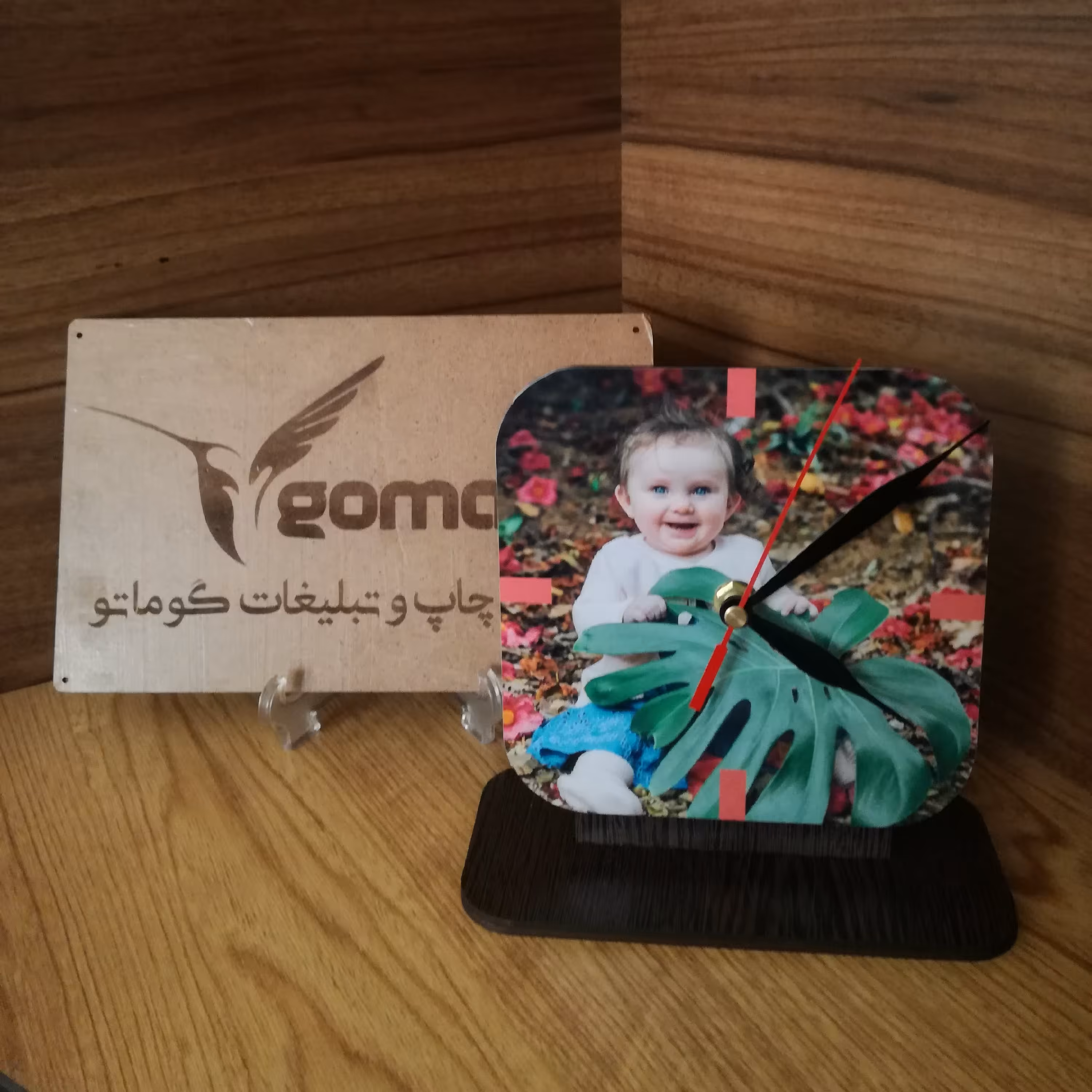 ساعت رومیزی اختصاصی مربع