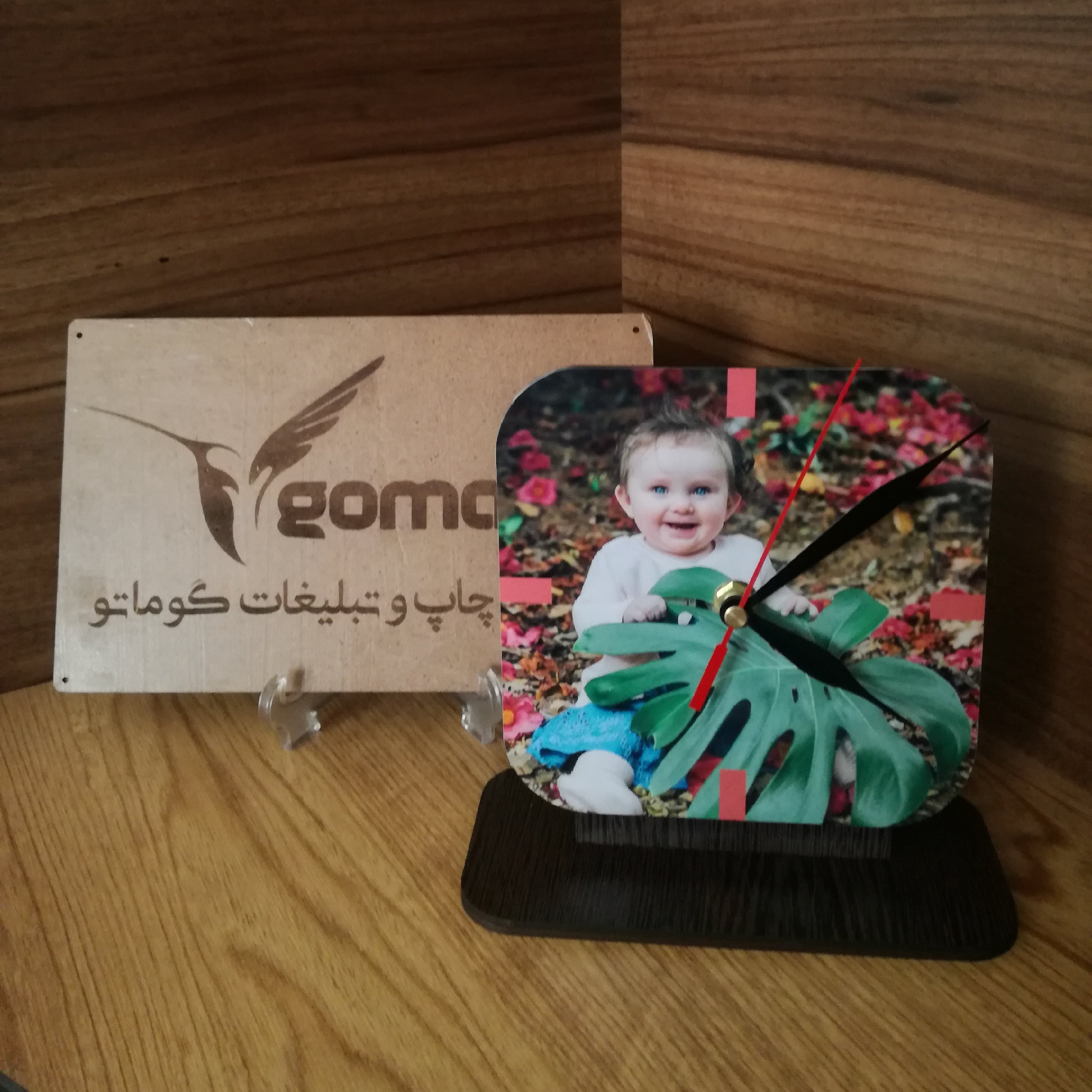 ساعت رومیزی اختصاصی مربع