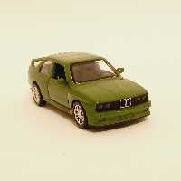 ماکت ماشین BMW 320 عقبکش موزیکال با کیفیت رنگ سبز خاص مقیاس 1:38 طول 12 سانتی متر