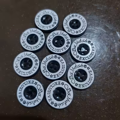 دکمه کت و پالتو