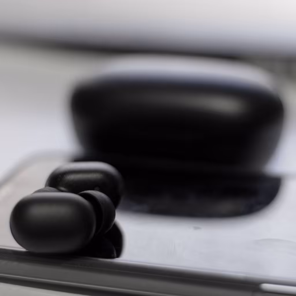 هدفون بی‌ سیم هایلو مدل GT1 XR