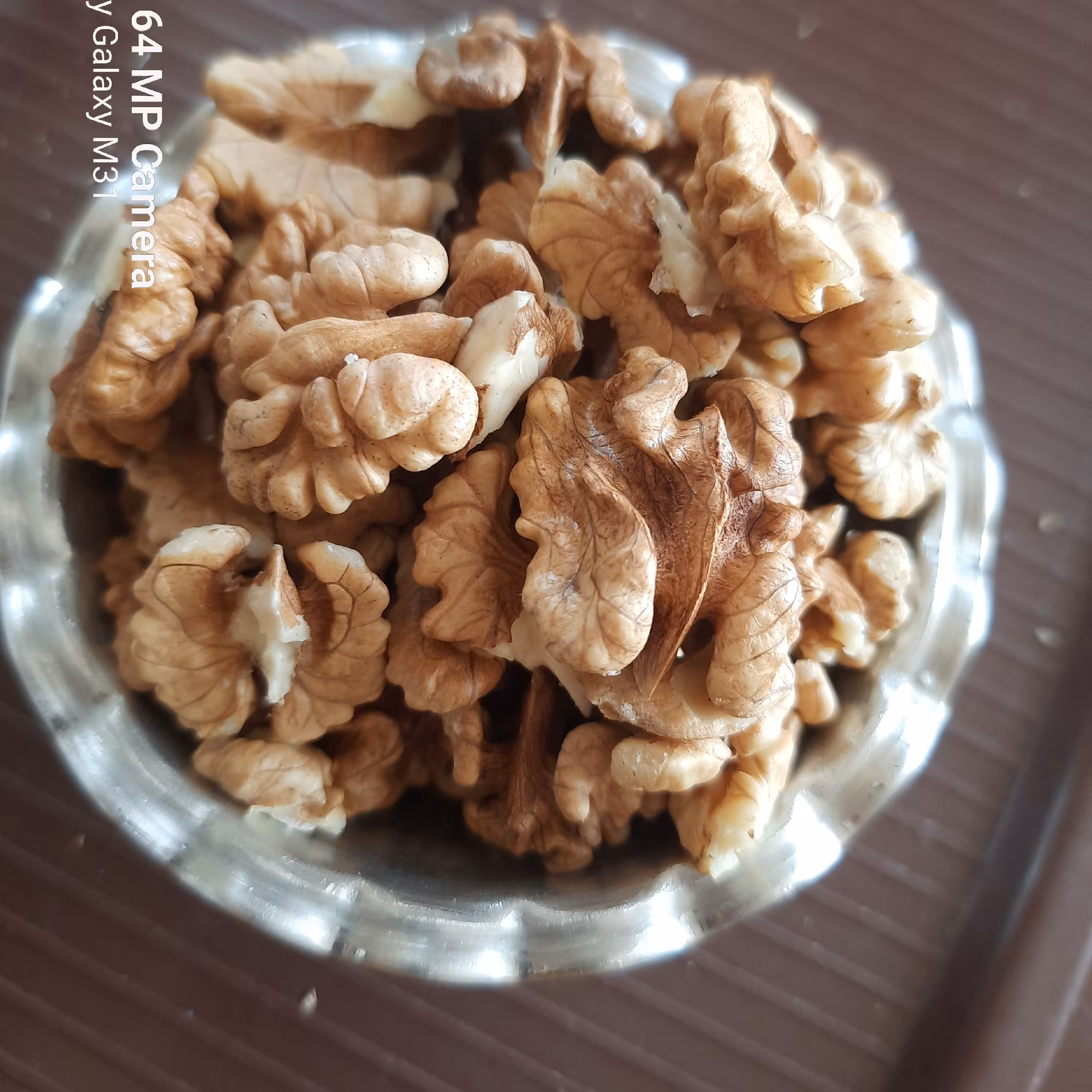 مغز گردو  پرچرب و  سفید